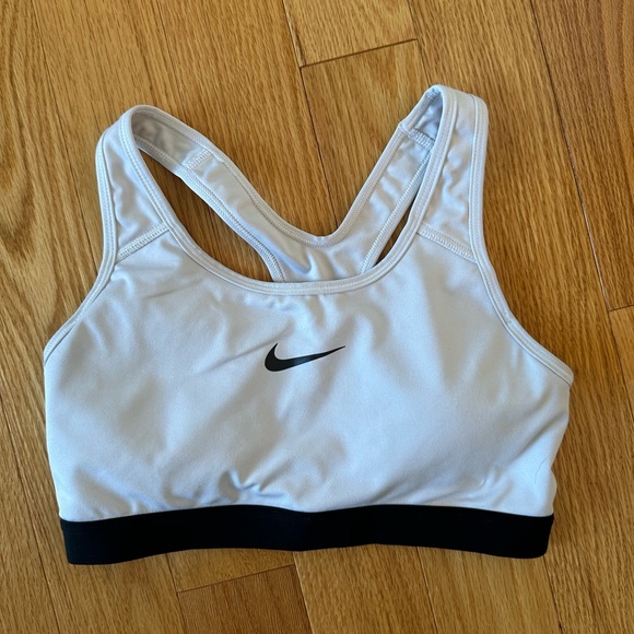 Nike Sports Bra - Picture 1 of 2